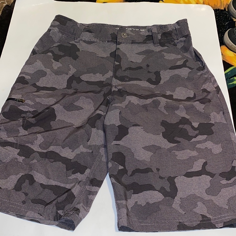 Camo hybrid shorts